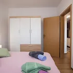 Apartment Little Gallery ****